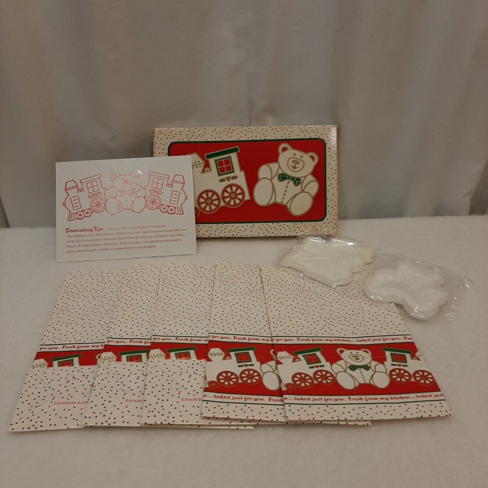 Vintage 1983 Avon Christmas Holiday Cookie Kit Sealed Cookie Cutters Complete